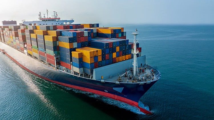 Przyspieszone usługi przesyłek pełnokontenerowych (FCL) w transporcie transatlantyckim na zachód (TAWB)